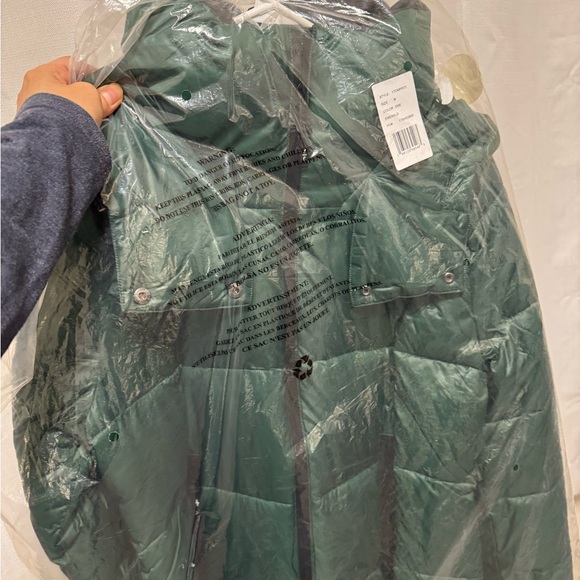 Kenneth Cole Women’s Heavy Weight Down Puffer Jacket Green Emerald Size Medium - Picture 12 of 12
